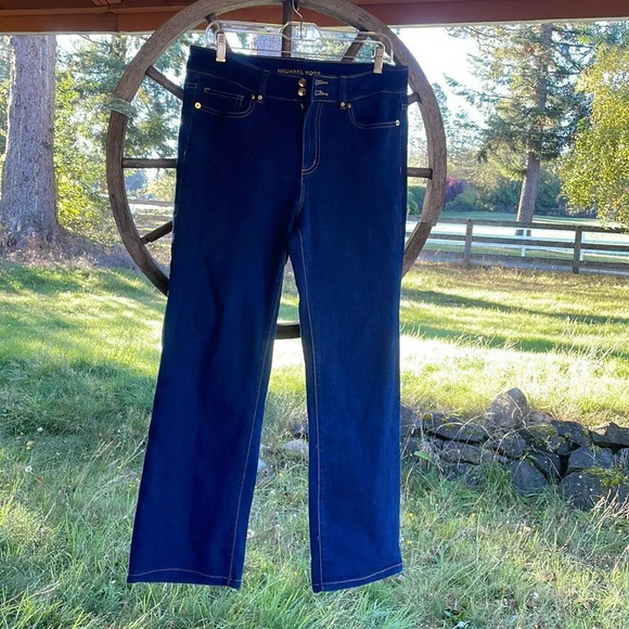 Michael Kors woman’s dark blue jeans. They are a size 10 - Picture 1 of 16